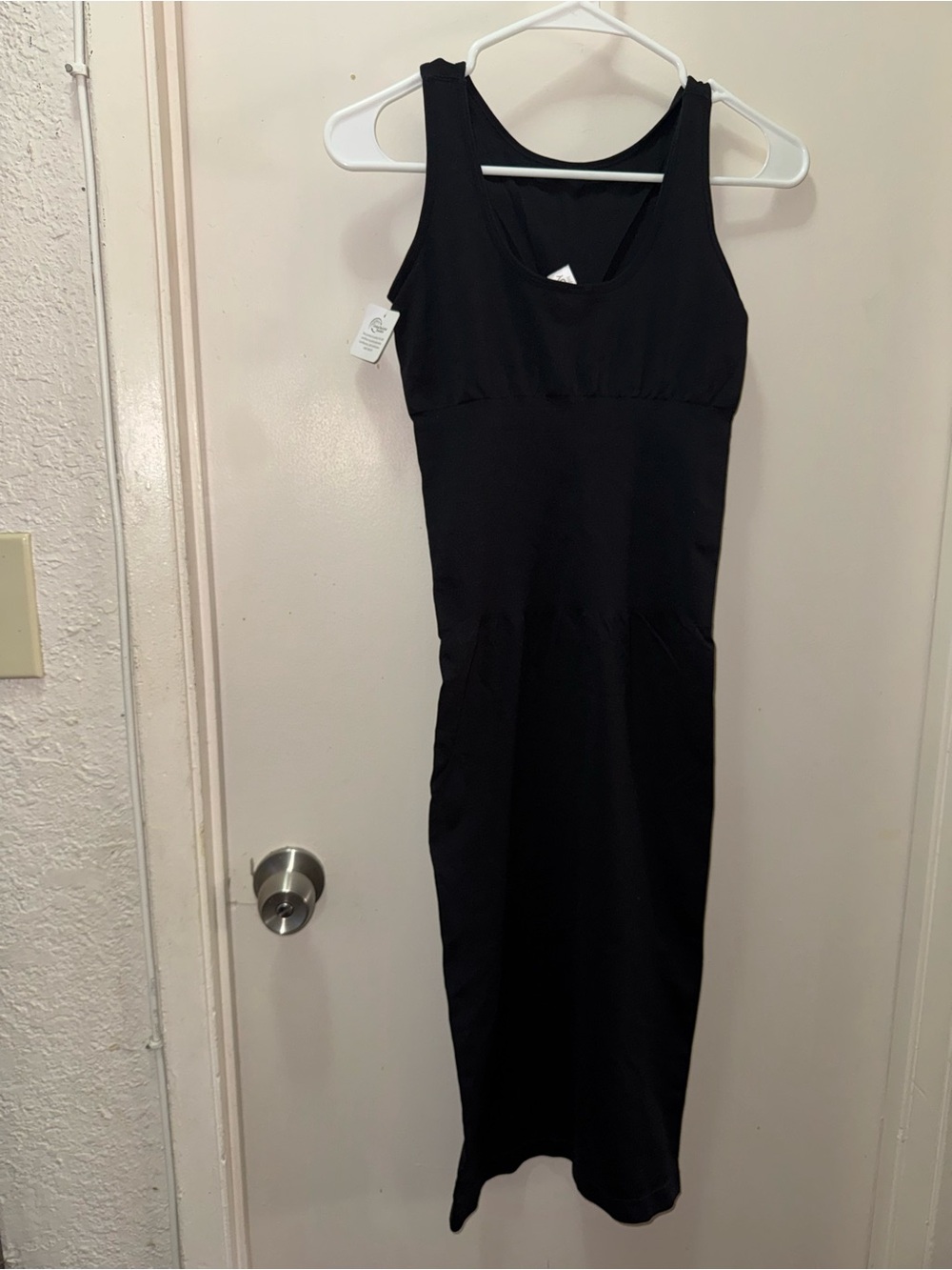 Classic Black Sleeveless Midi Dress - Brand Unspecified